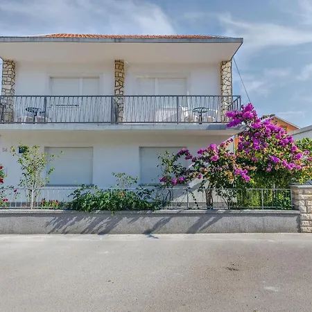 Mira Ii 3* Vodice