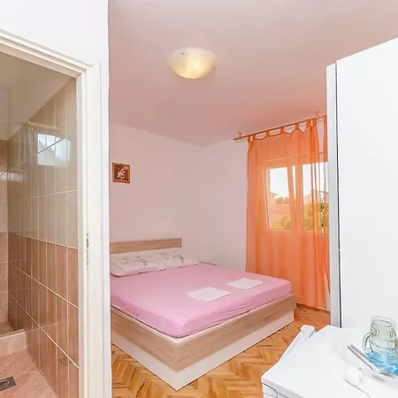 Rooms Mira Rooms 3* Vodice