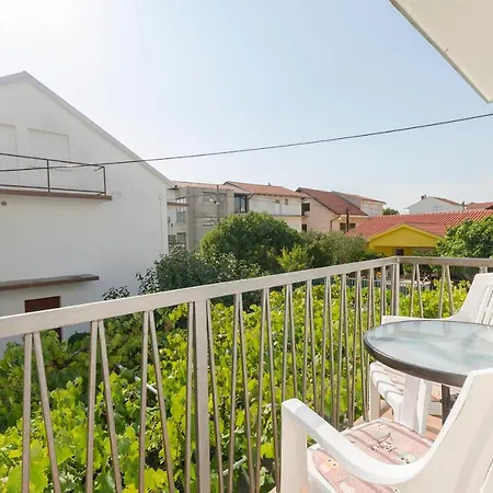Mira Ii Guest house 3*