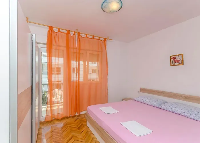 Gostinjska kuća Mira Vodice